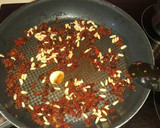 Foto del paso 2 de la receta: Spaghetti pesto roso panna