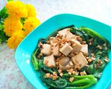 A picture of step 5 of Stir Fried Chinese Kale with Tofu and Mushrooms.