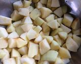 Almás batyu leveles tésztából recept fázis 1 fotója