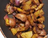 A picture of step 2 of Spicy breakfast potatoes.