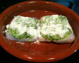 Foto del paso 4 de la receta: Merluza gratinada con pesto