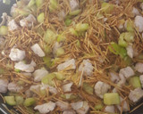 Foto del paso 5 de la receta: Fideos con calabacín y solomillo de pavo