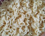 Foto langkah ke 1 dari resep Mie Goreng Pedas (Indomie).