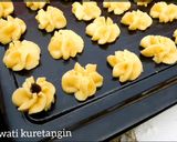 Foto langkah ke 3 dari resep Kue Semprit Jadul / Kue Mentega Termudah.