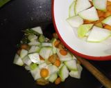 Foto langkah ke 2 dari resep Sup waluh jahe.