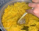 Foto langkah ke 8 dari resep Tumpeng Mini Nasi Kuning.