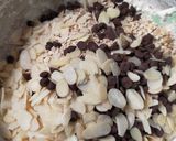 Foto langkah ke 2 dari resep Almond Oatmeal Cookies.