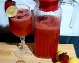 A picture of step 5 of Strawberry lemonade.