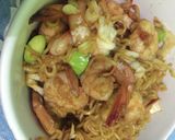 Foto langkah ke 5 dari resep Mie goreng udang pete.
