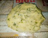 Foto del paso 4 de la receta Pulpo a feira sobre parmentier de patata y lechuga de alga