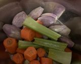 Foto del paso 1 de la receta Salsa para carne con chalotas y vino tinto