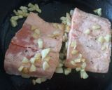 Foto del paso 4 de la receta: Salmón con ajito y limón