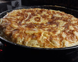 Foto del paso 2 de la receta: Tortilla de patatas, cebolla y queso azul