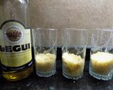 Foto del paso 2 de la receta: Delicia en vasos con postre de chocolate, frutillas y vainillas
