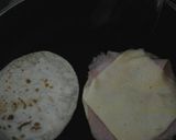 Foto del paso 2 de la receta: Cuando El Apetito Apremia: Tapitas Asadas de Jamón y Queso