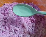 Foto langkah ke 2 dari resep Klepon Buah Naga Cokelat Keju.