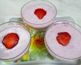 Strawberry Rabdi recipe step 2 photo