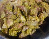 A picture of step 1 of Boneless Mutton pieces coated with spices (pasinda).