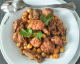Foto del paso 6 de la receta: Salteado de garbanzos con mollejas y pelota de cocido