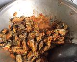 Foto langkah ke 1 dari resep Kerang Balado Santan Pedas.