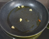 Foto del paso 2 de la receta: Bacalao en salsa de gambas