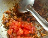 A picture of step 2 of Green tur and peas curry.