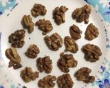 A picture of step 3 of Walnut Banana Cake.
