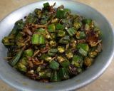 A picture of step 5 of Bhindi Fry.