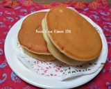 Foto langkah ke 5 dari resep Fluffy and Soft Dorayaki.