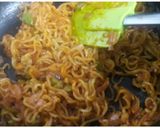 A picture of step 3 of Spicy Masala Maggi.