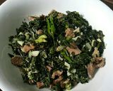 Foto langkah ke 5 dari resep Oseng daun singkong daging sapi.