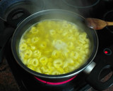 Foto del paso 1 de la receta: Crema de zanahorias y calabaza con tortellinis salteados