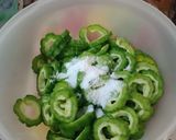 Foto langkah ke 1 dari resep Tumis pare campur teri.