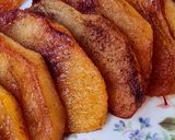 Foto del paso 3 de la receta: Manzana al azafrán 🍎 Manzana tibia y cremosa con canela y azafrán en aceite de coco 🥥 Low carb