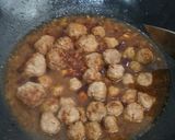 Foto langkah ke 4 dari resep Semur Bola-Bola Daging Sapi.
