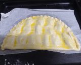 Foto del paso 4 de la receta: Empanada de mascarpone, jamón y dátiles