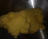 A picture of step 1 of Raisins cookies.