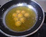 Foto langkah ke 5 dari resep Bola Bola Pisang Isi Coklat Lumer.