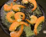 Foto langkah ke 2 dari resep Nasi Shirataki Goreng Udang.