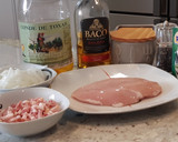 Foto del paso 1 de la receta: Pechugas de pollo encebolladas en salsa de nata