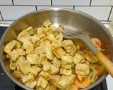 Foto langkah ke 3 dari resep Tumis Tahu Udang Jamur.