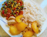 Foto del paso 7 de la receta: Arroz con pollo al melocotón y menestra de verduras