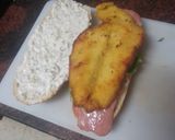 Foto del paso 5 de la receta: Bocadillo de pechuga empanada con bacon y mayonesa de cebolla y piparras
