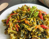 Foto langkah ke 5 dari resep Tumis Bunga Pepaya Daun Mengkudu dan 'tips'.
