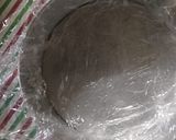 A picture of step 5 of Kesar pista ice cream cake.