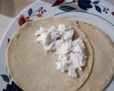 Foto del paso 1 de la receta: Enfrijoladas rellenas de requesón