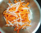 Hình bước làm 1 của món Carrot Củ Cải Ngâm Chua