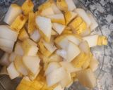 Foto del paso 1 de la receta: Ensalada Tibia de Peras, Apio y Queso Azul