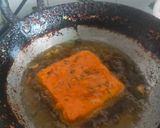 A picture of step 6 of Tiranga bread pakora.