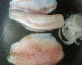 Foto del paso 1 de la receta: Pescado en sartén con arroz y brócoli
